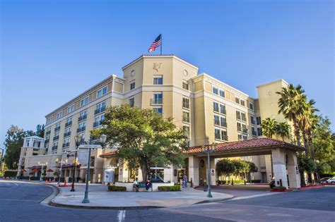 Search hotels in Santa Clarita .